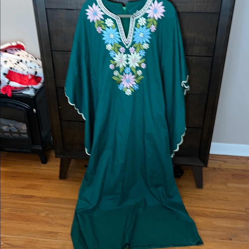 Vintage Green Maxi Dress with Floral Embroidery